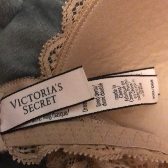 VS Lined Demi Dream Angels bra - Picture 3 of 3